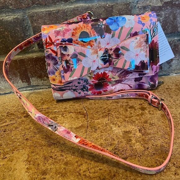 BETSEY‎ Johnson pink floral flap cross body wallet with adjustable chain strap - Picture 10 of 10